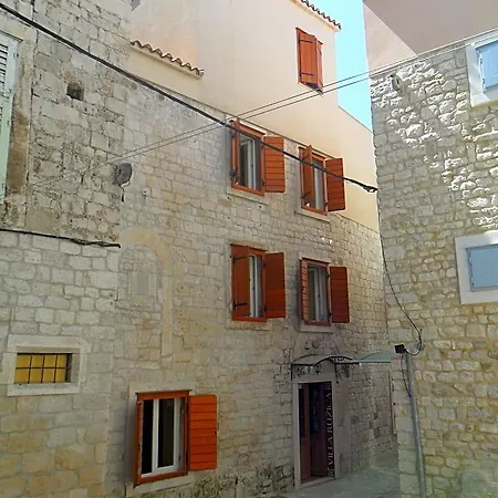 Ruzica Pensión 3*