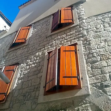 Ruzica Pensión 3*